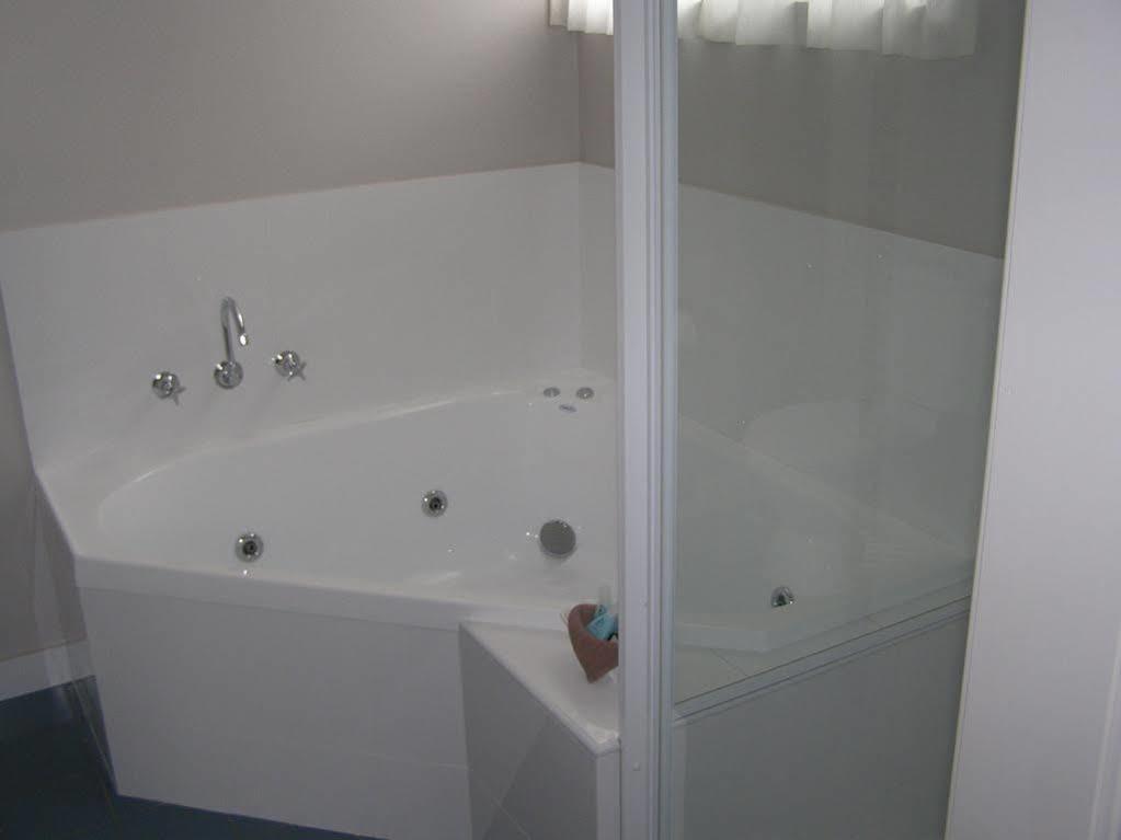 Big4 Batemans Bay At Easts Riverside Holiday Park Exteriör bild